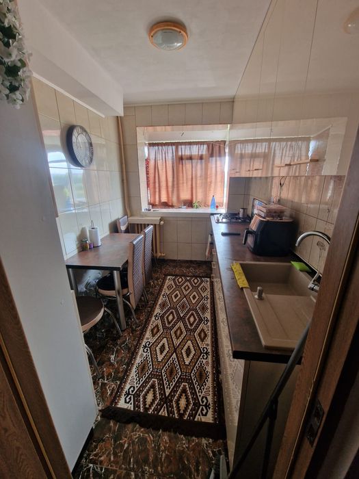Vânzare apartament 2 camere semidecomandat București sector 4 MOBILAT