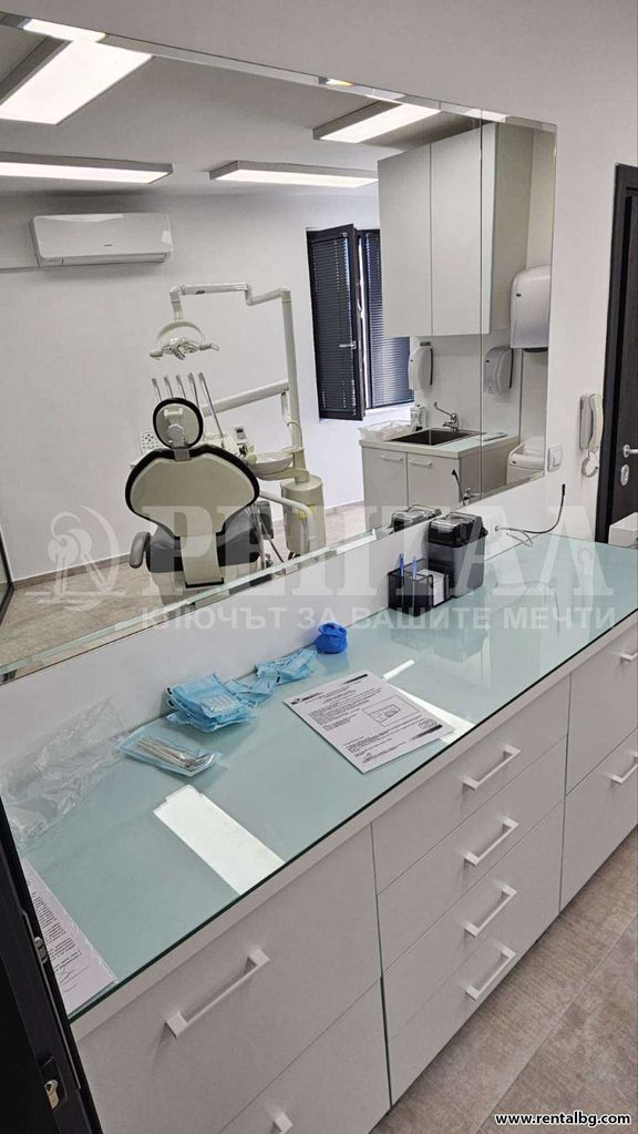 Дава се под наем Офис в Пловдив, Център - 34 кв.м за 509.49 € - Снимка #8