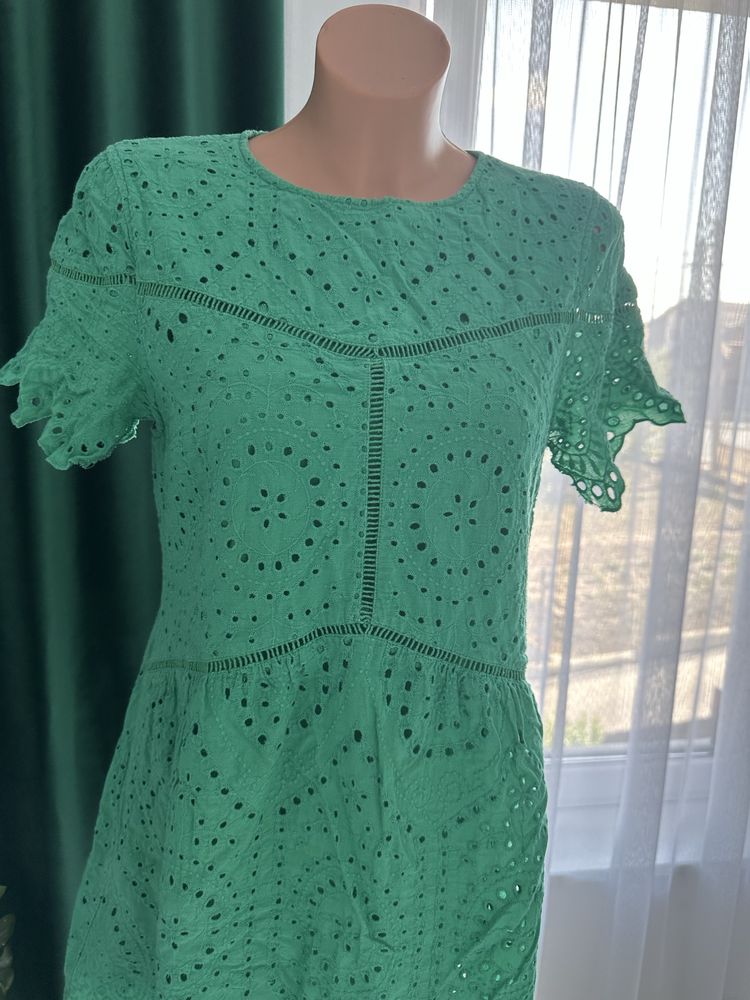 Rochie de la Reserved marimea 40