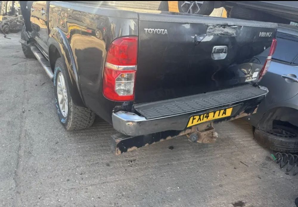 Dezmembrez Toyota Hilux 3.0 Invincible 2012-2016 1KD-FTV