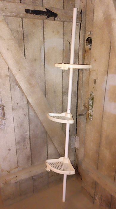 Стойка угловая для ванной комнаты