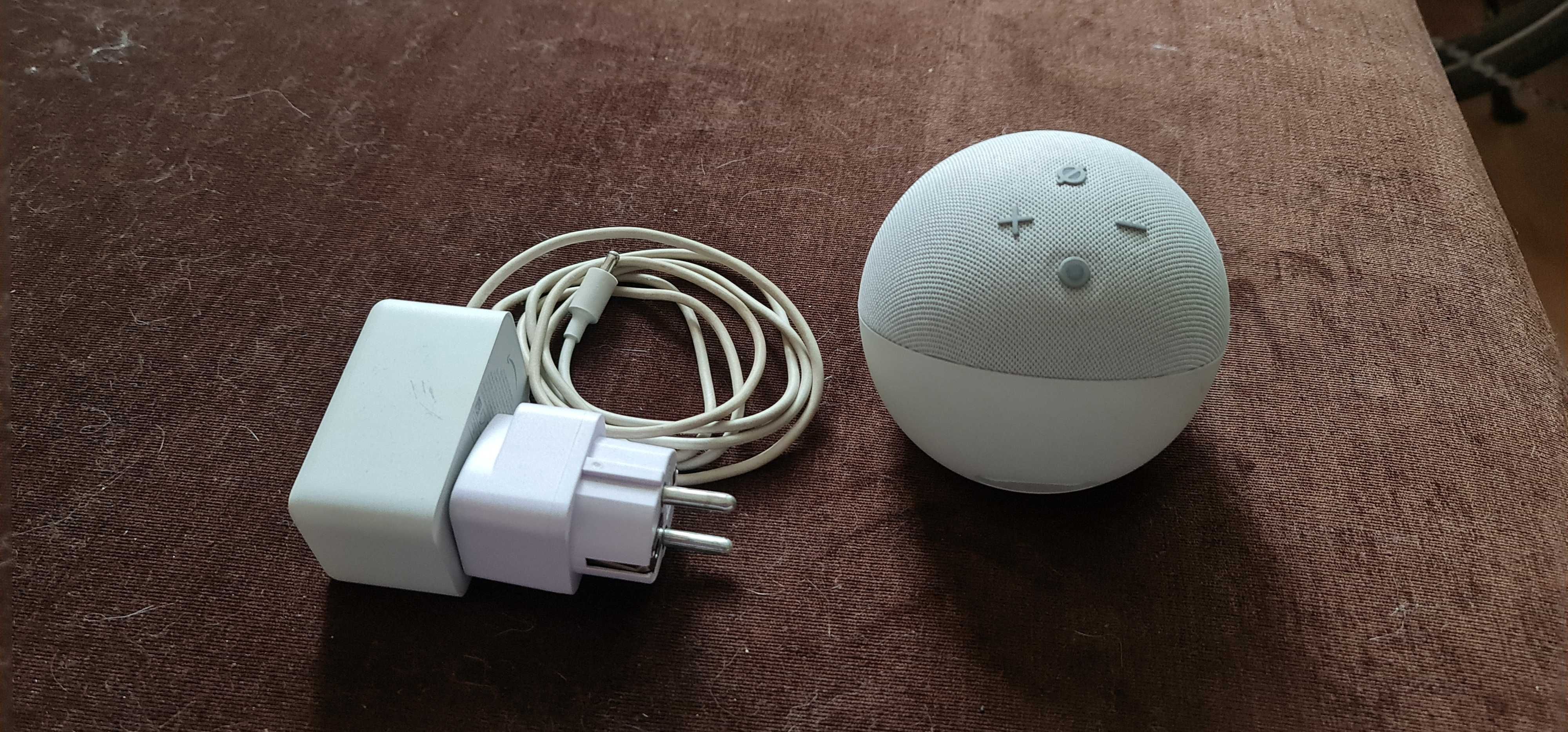 Vand Amazon Alexa Echo Dot Generatia 4 WiFi Bluetooth