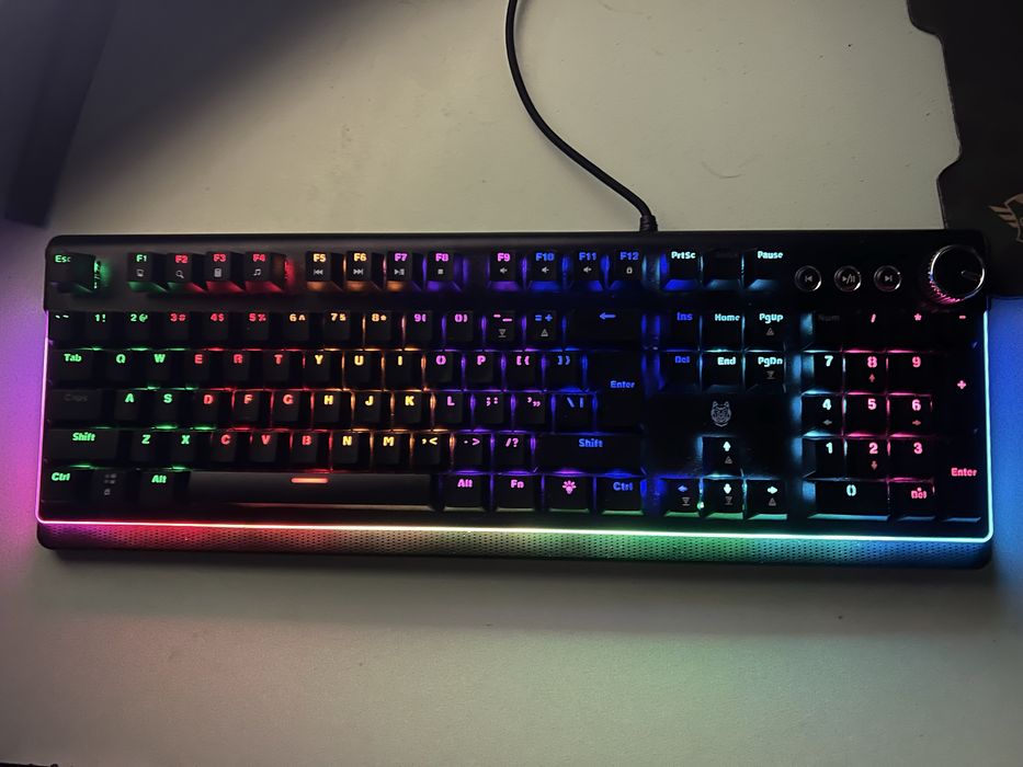 Tastatura gaming mecanica A+ K91 iluminata RGB