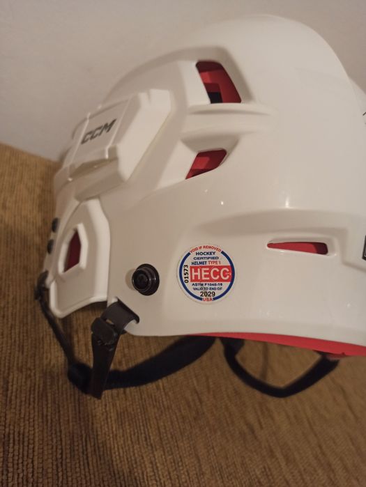 Cască hockey CCM Tacks 70. (NOUĂ)