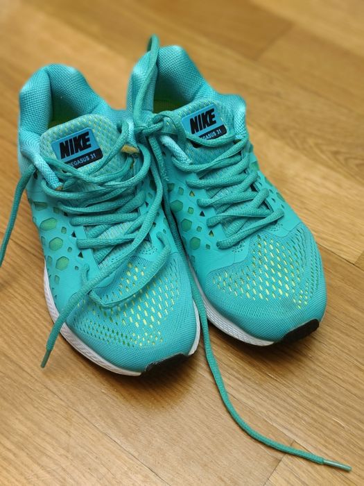 Продам женскую обувь