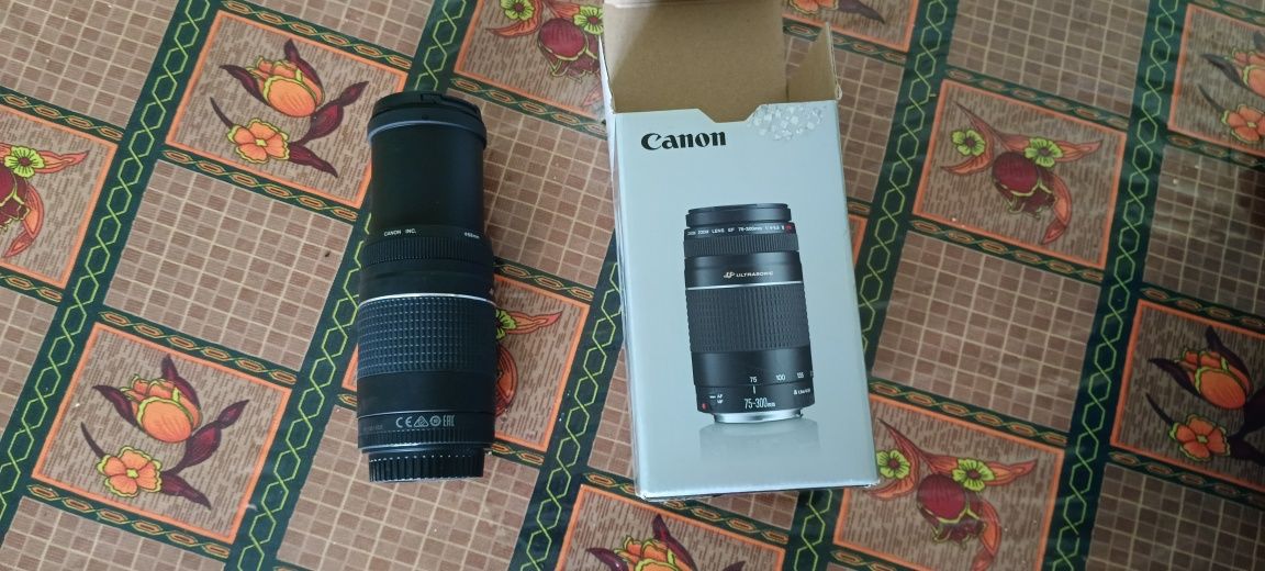 Canon 75-300mm sotiladi