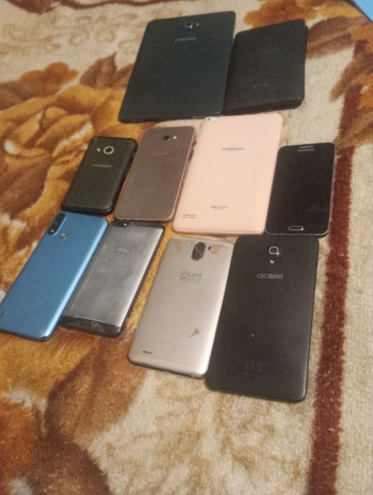 Vând telefoane pentru piese
