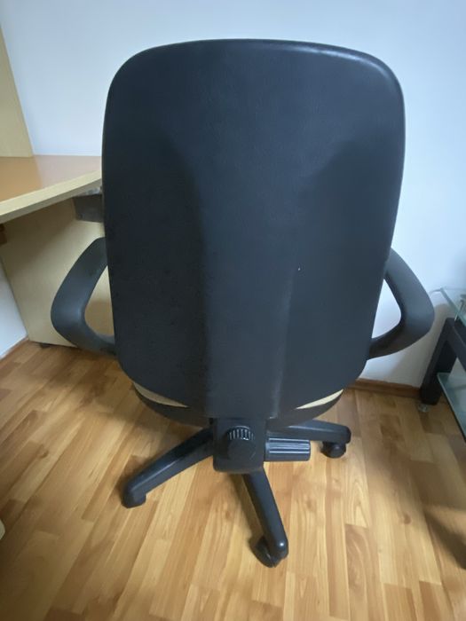 Scaun de birou.