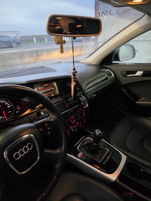 Vând Audi A4 b8 2.0