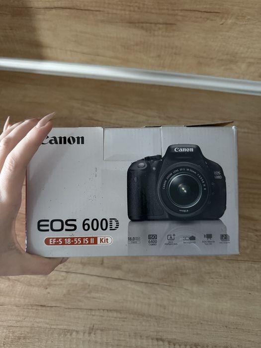 Canon EOS 600D фотоапарат