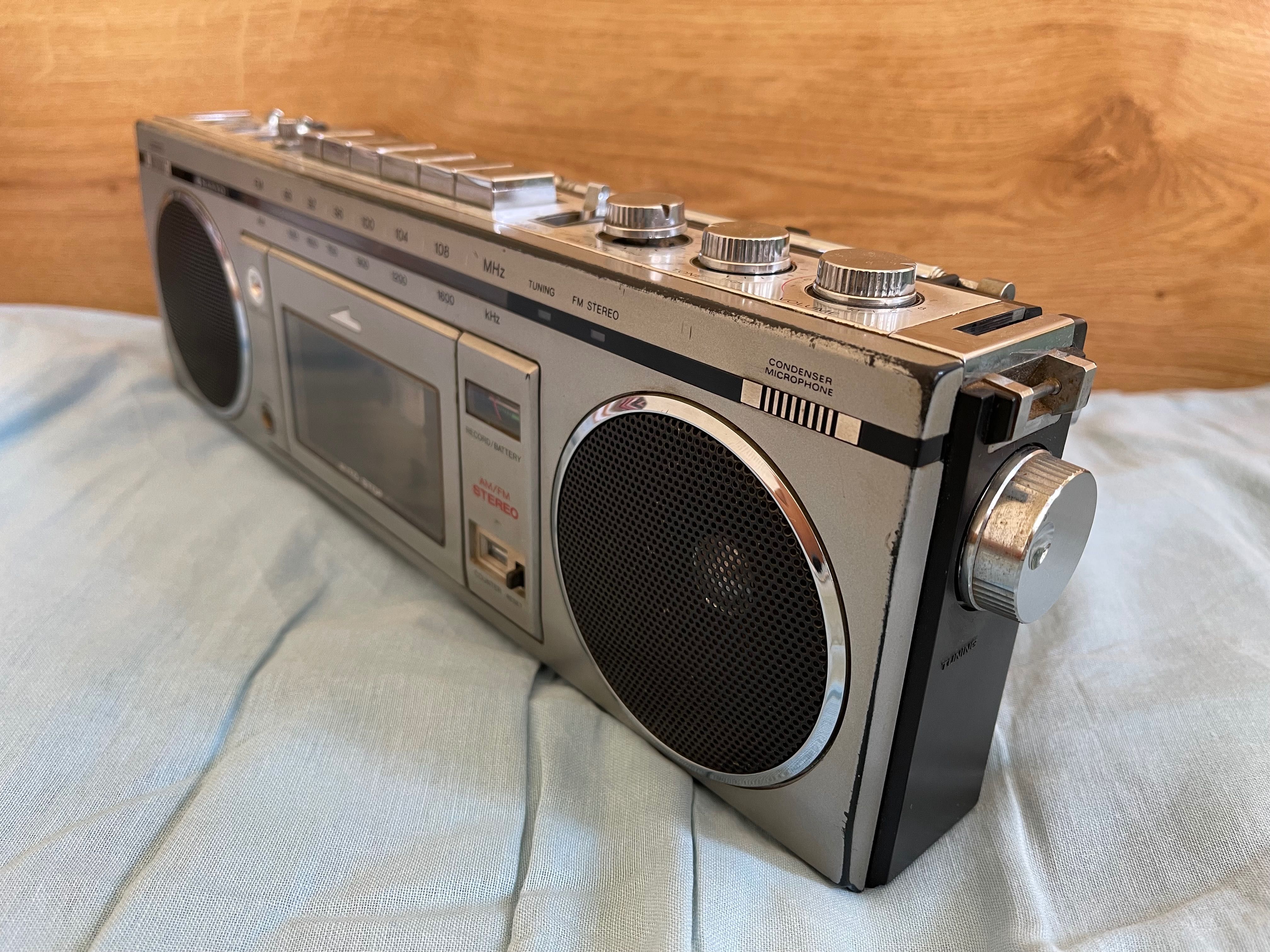 Sanyo M7700F Japan mini boombox
