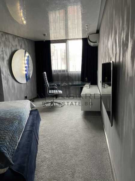 Продава се Тристаен апартамент в Пловдив, Кършияка - 130 кв.м за 1962 €/кв.м - Снимка #7