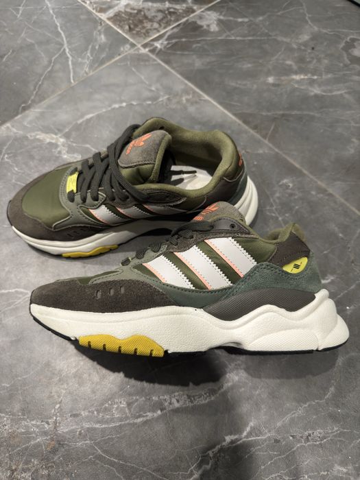 Маратонки , обувки