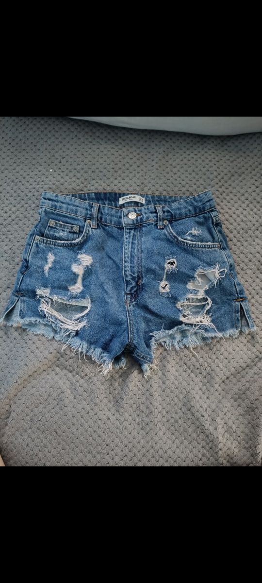Pantaloni scurți de blugi cu rupturi Pull & Bear – albastru denim