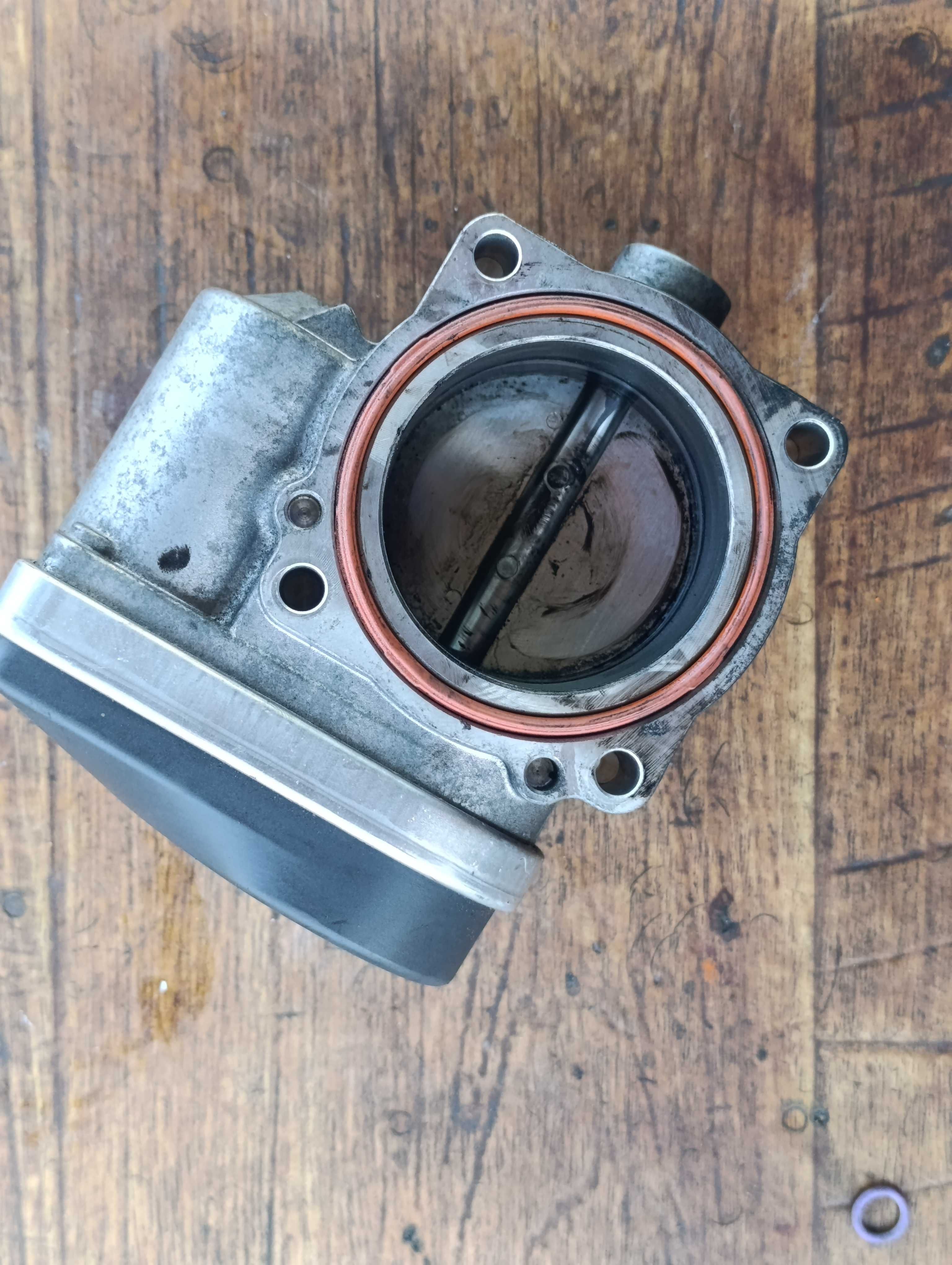 Дроселова клапа, дросел БМВ / BMW E87, Е81, Е90 - 13541439***