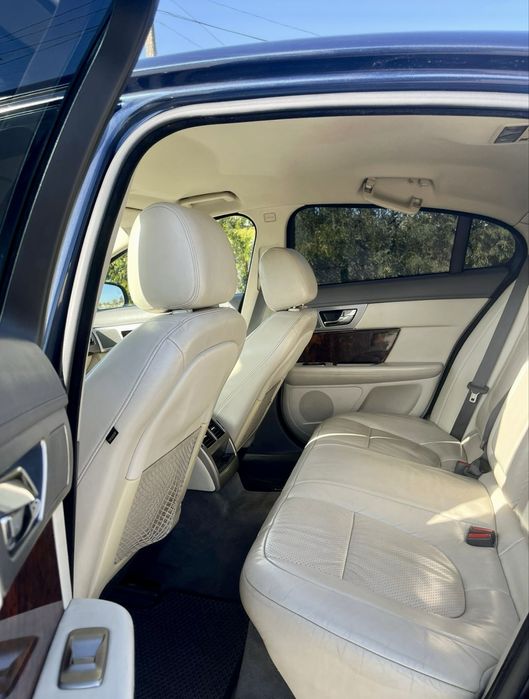 Jaguar XF 2.7 bi-turbo