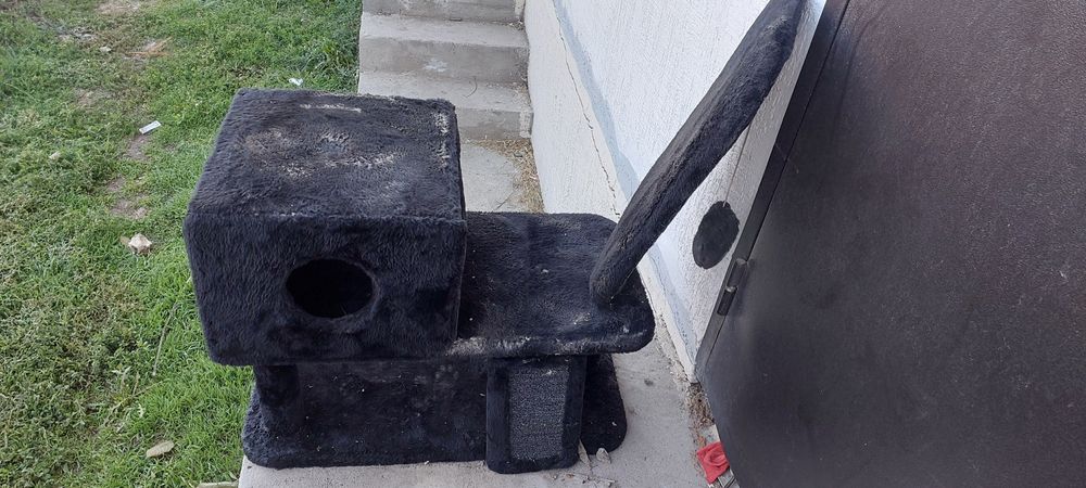 Продам кошачий домик, когте точка.