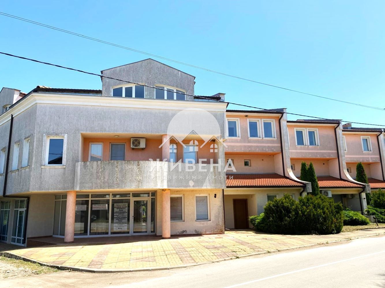 Продава 3-стаен апартамент - 120 кв.м, с.Божурец, общ. Каварна
