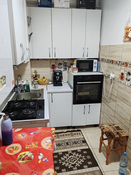 Vând apartament zona capăt cug