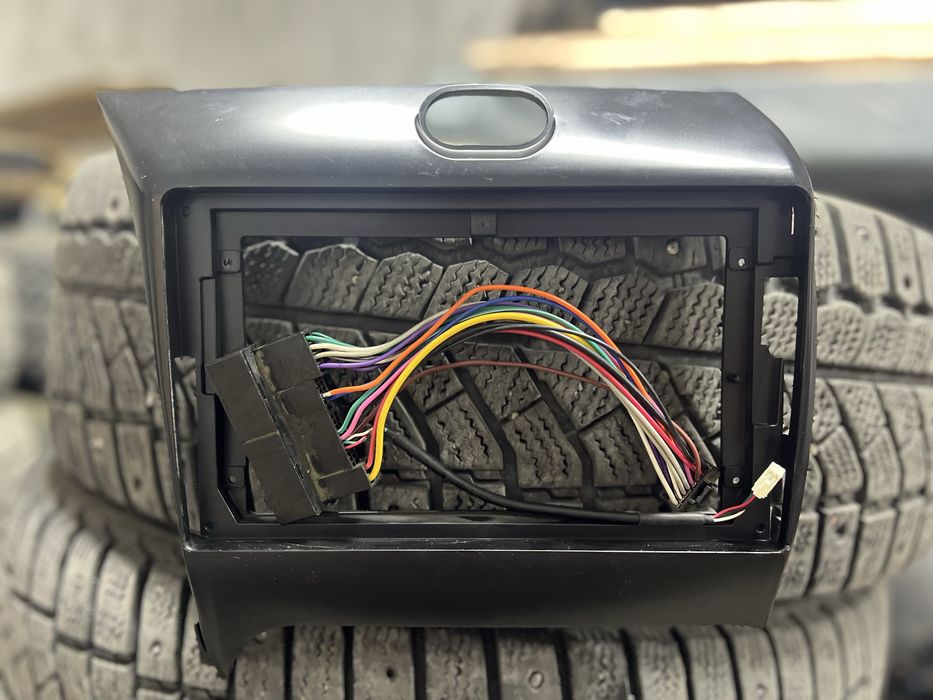 Рамка магнитолы под Android на Kia Cerato 3-поколения