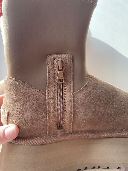 Ugg deeper marime 39