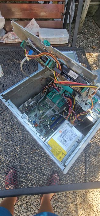 Vând calculator nu stiu nimic despre el