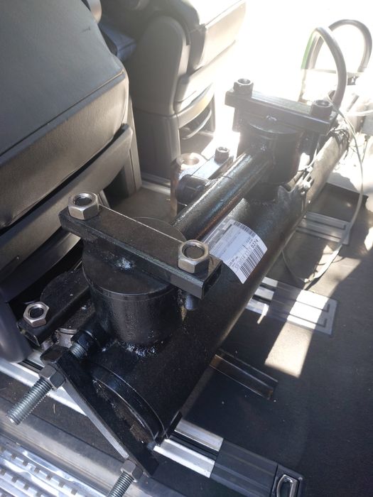 Хидравлична бутална помпа 32 бара 25 кубика час.