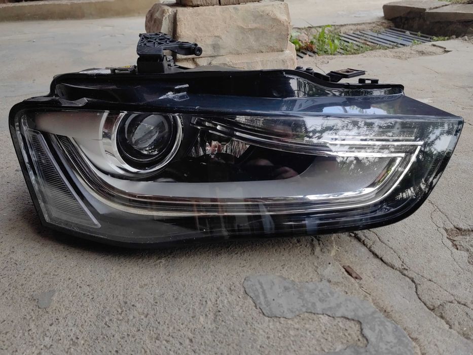 Фар Audi A4 B8.5 Bi-Xenon LED завиващ десен/Фар Ауди А4 Б8.5 Оригинале