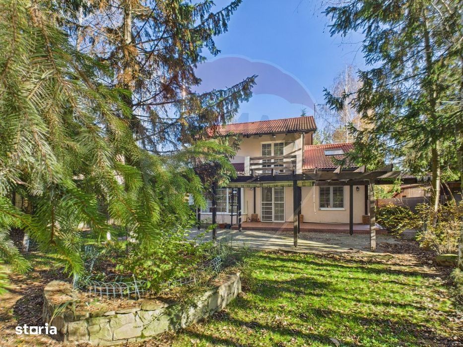 De vanzare | Vila in Paradisul Verde cu gradina si padure proprie |