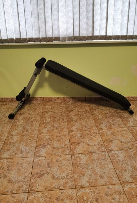 Продавам лежанка за коремни преси Kettler