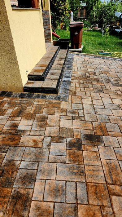 Vand pavaj borduri Simetrica la cele mai mici preturi ofer și montaj!