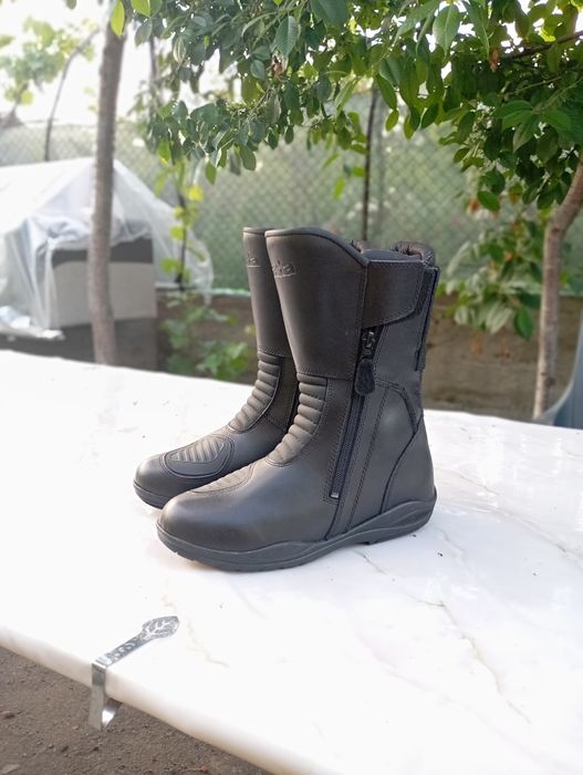 Vând ghete motocicleta Spada