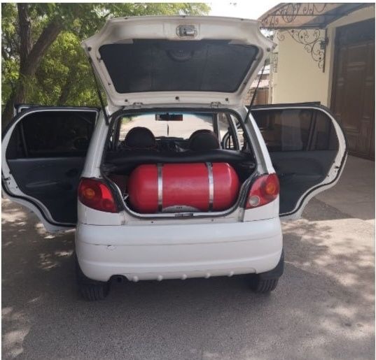 Matiz mashina sotiladi