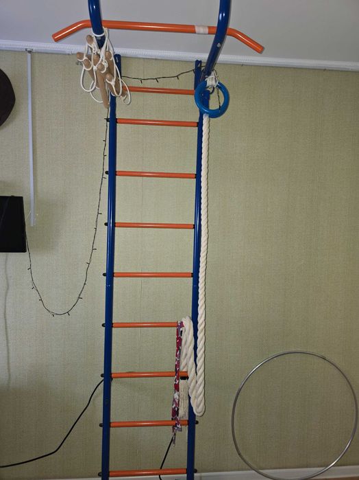 Детский спортивный тренажер - турник