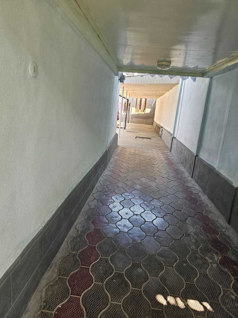Uchtepa tumanida 4 sotix uy sotiladi