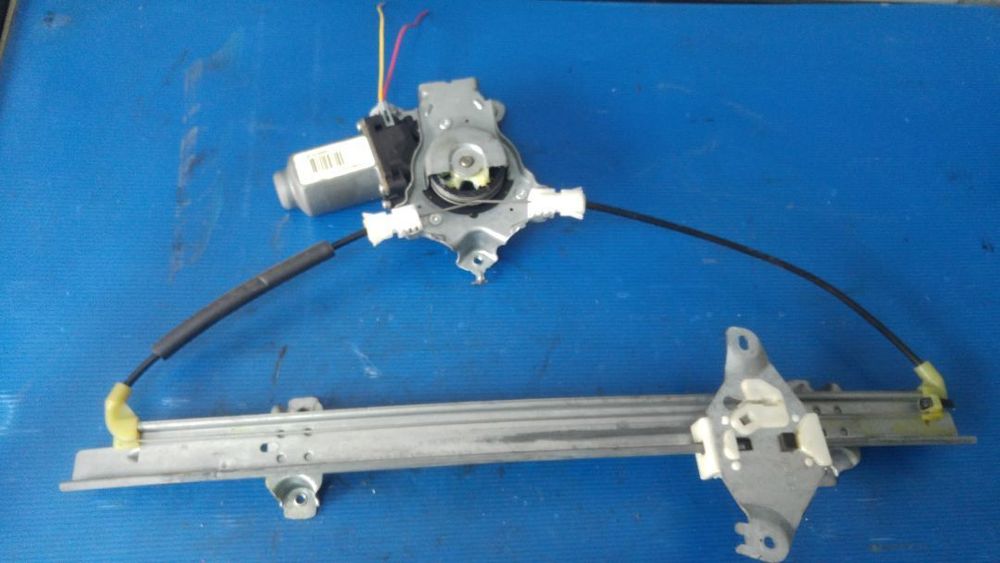 macara cu motoras dreapta fata nissan note e11  2004-2013 400926b