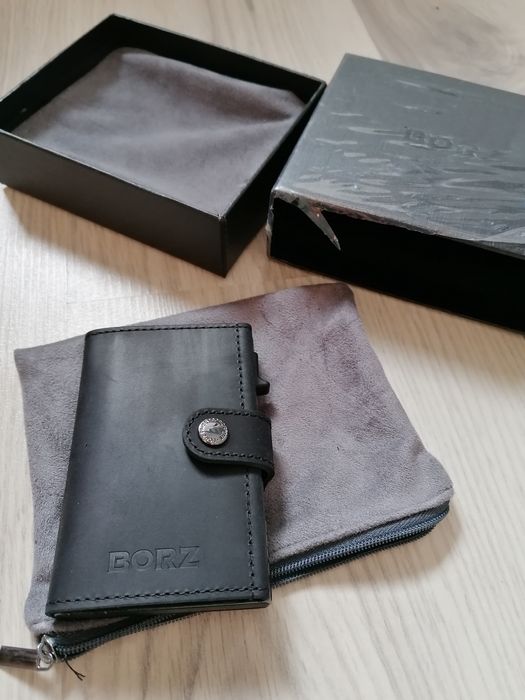 Portofel din piele pentru bărbați Noi!