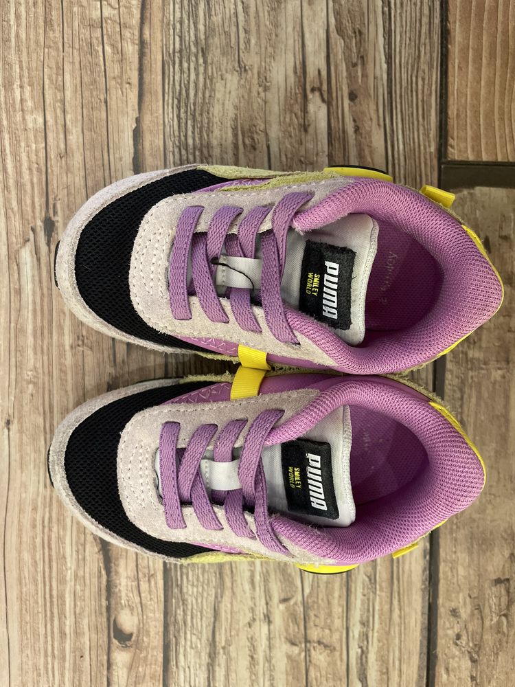 Маратонки PUMA за бебе момиче, размер 21
