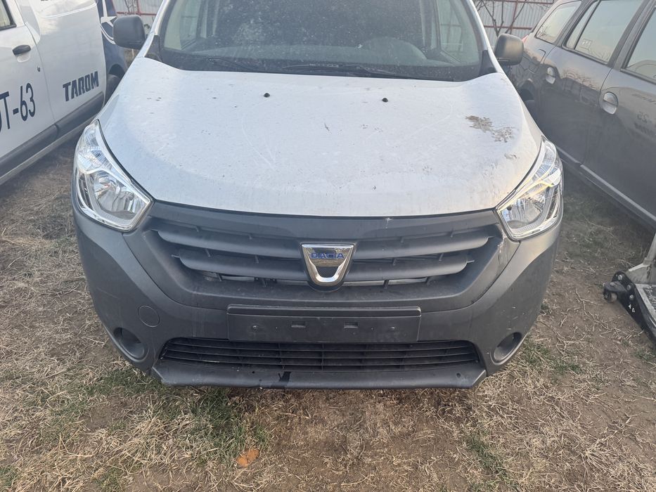 Vand parte fata completa Dacia Dokker(aripi/capota/faruri/bara etc)