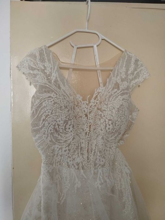 Vând rochie de mireasă