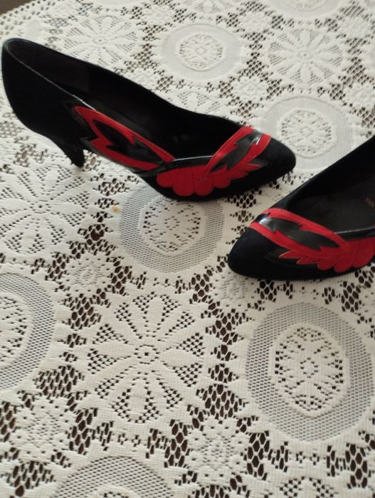 Чисто нови официални обувки