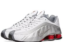 ПРОДАЮ ПРОДАЮ новый кроссовки Nike Всё вопросы по телефону