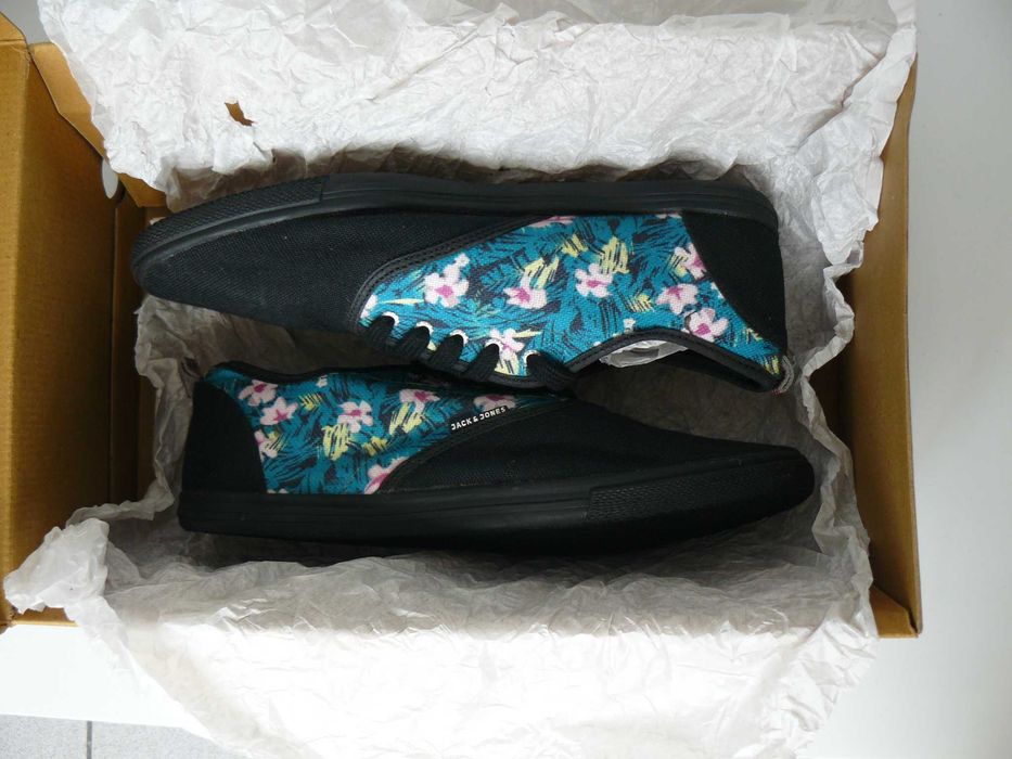 Tenisi Barbati JACK & JONES U.K. Noi In Cutie,Negru Cu Green Floral