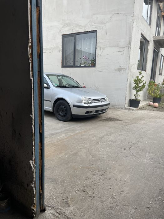 Vand golf 4 pret 45 de milioane negociabil