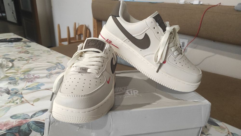 Продам кроссовки