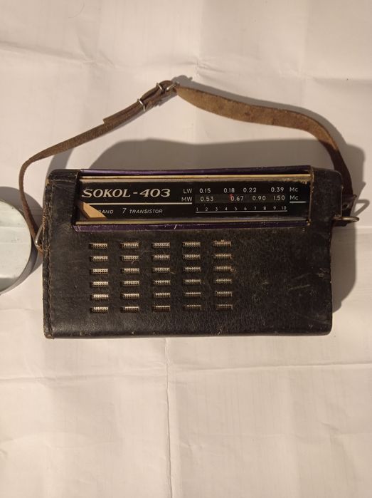 Vând/Schimb aparate radio,unele funcționează,preț în funcție de aparat
