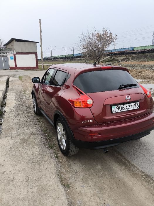 Ниссан жук 2012год