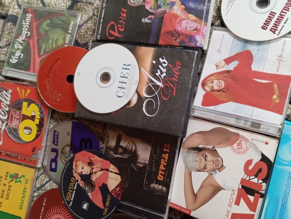 Cd с музика най-различни жанрове