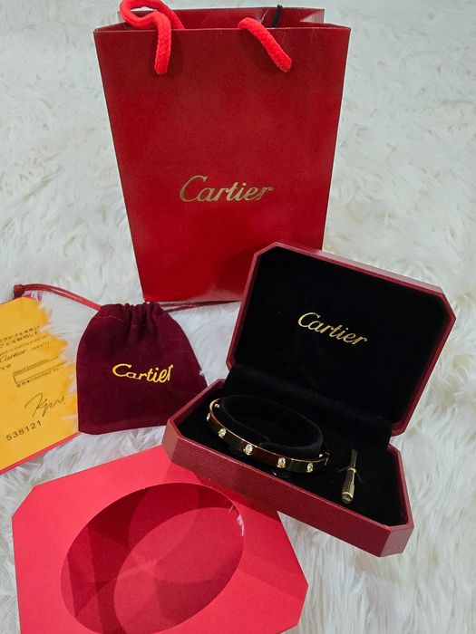 Bratara Cartier, noua