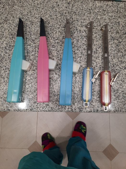 Зажигалка пьезоэлектрическая для газовых плит.